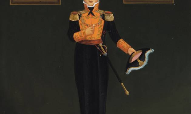 Portret van een jongen in militair uniform door Horacio Renteria Rocha. De jongen staat rechtop met een steekhoed in de hand, terwijl miniatuursoldaten op de vloer voor hem opgesteld staan.
